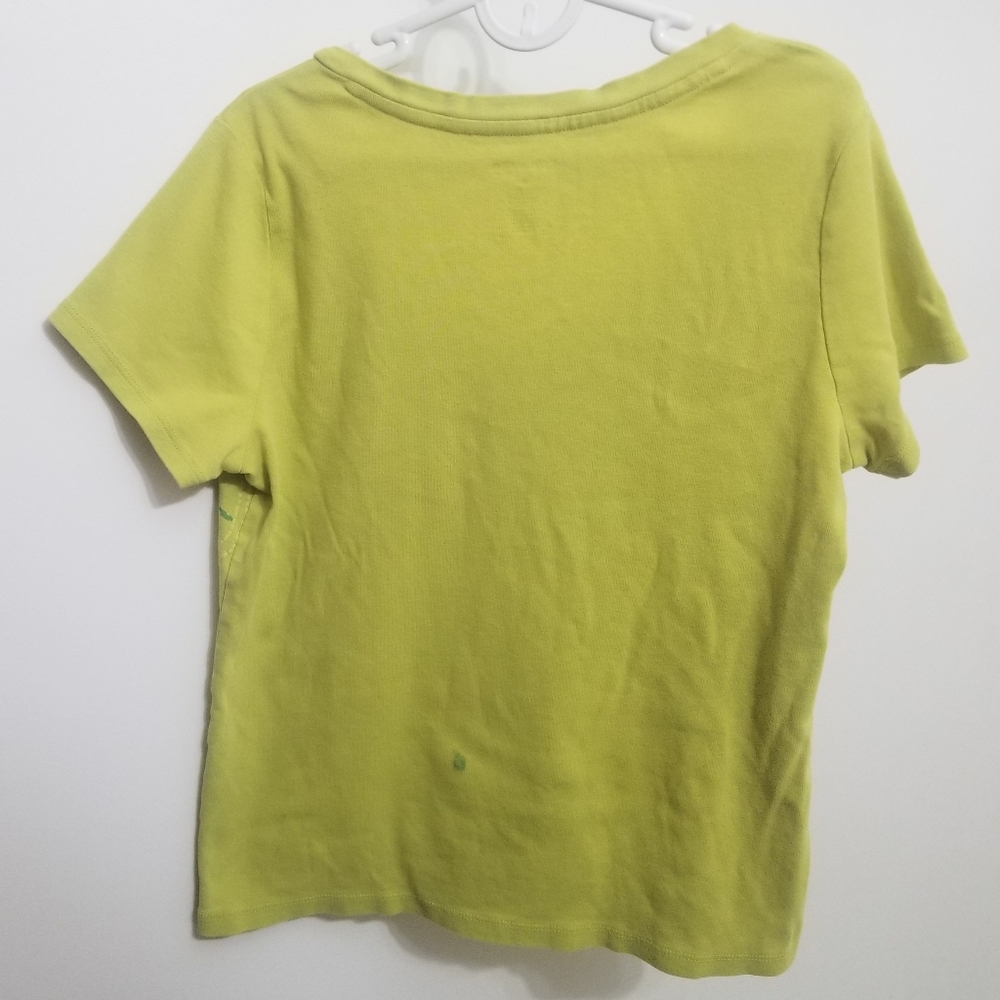 green v neck cotton t-shirt w stain - Picture 3 of 4